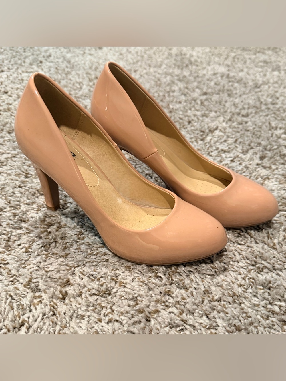 Y Not Nude with a tint of pink Round-toe Pumps Heels